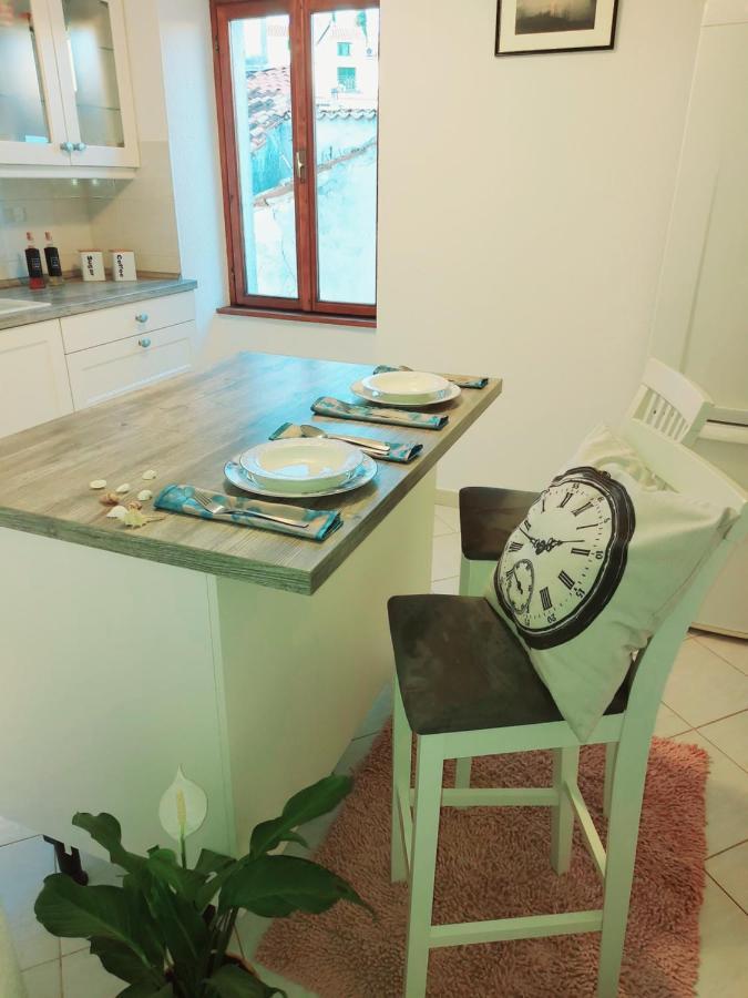 Nona Marija Apartment Ровин Екстериор снимка