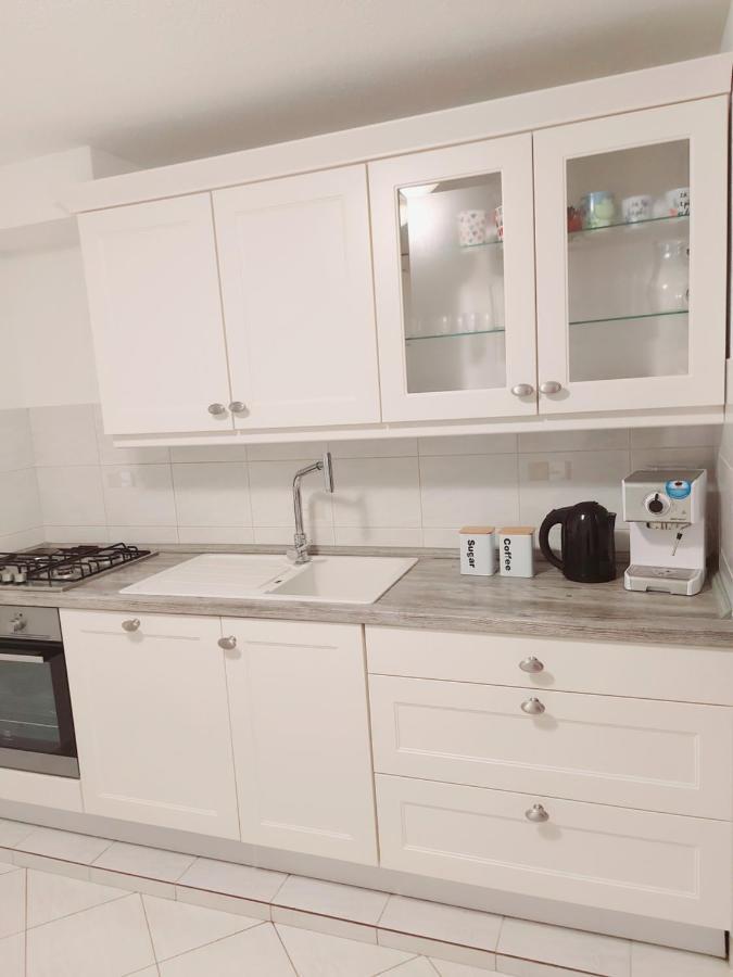 Nona Marija Apartment Ровин Екстериор снимка