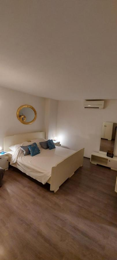 Nona Marija Apartment Ровин Екстериор снимка
